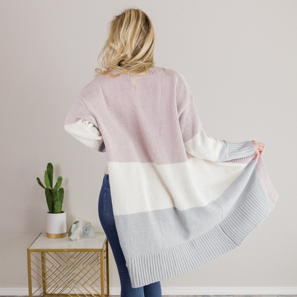 'Caught Up In You' Color-Block Cardigan - Picture 4 of 6
